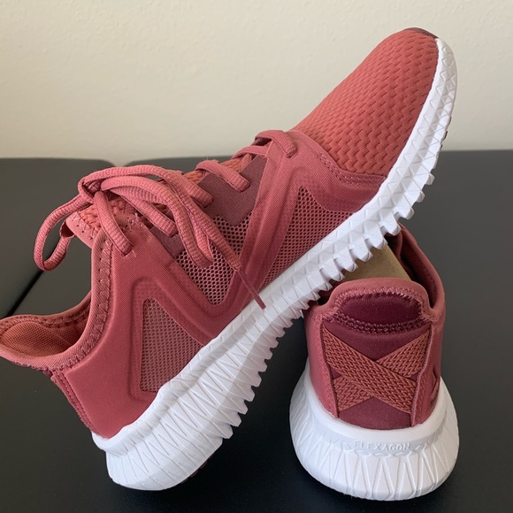 Reebok Shoes - SOLD Size 8 Reebok Lightweight Training Shoes